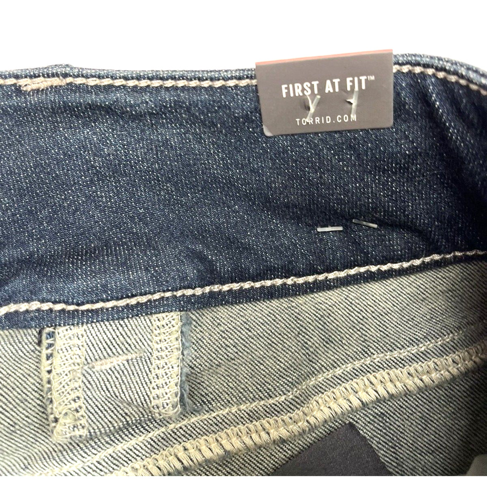 Torrid Capris SZ 24 NEW Lycra Super Stretch Crop Legging Blue Denim Rolled Cuffs - Picture 12 of 16